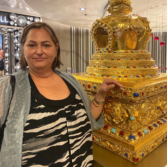 Meet your Posher, Lauren - Picture 2 of 11